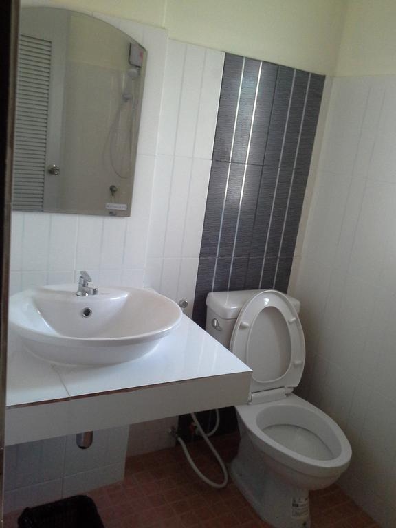 Bansappoori Aparthotel Lamphun Szoba fotó
